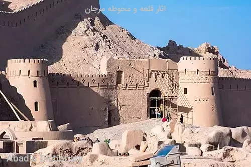 اثار قلعه و محوطه مرجان